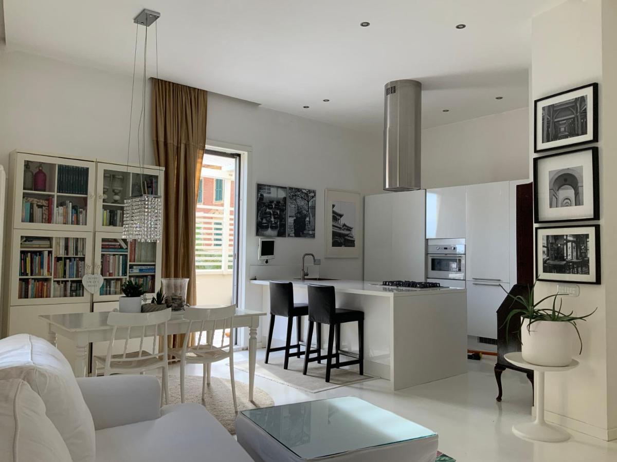 Rome, Beautiful Apartment In A Vintage Building Lido di Ostia Eksteriør billede
