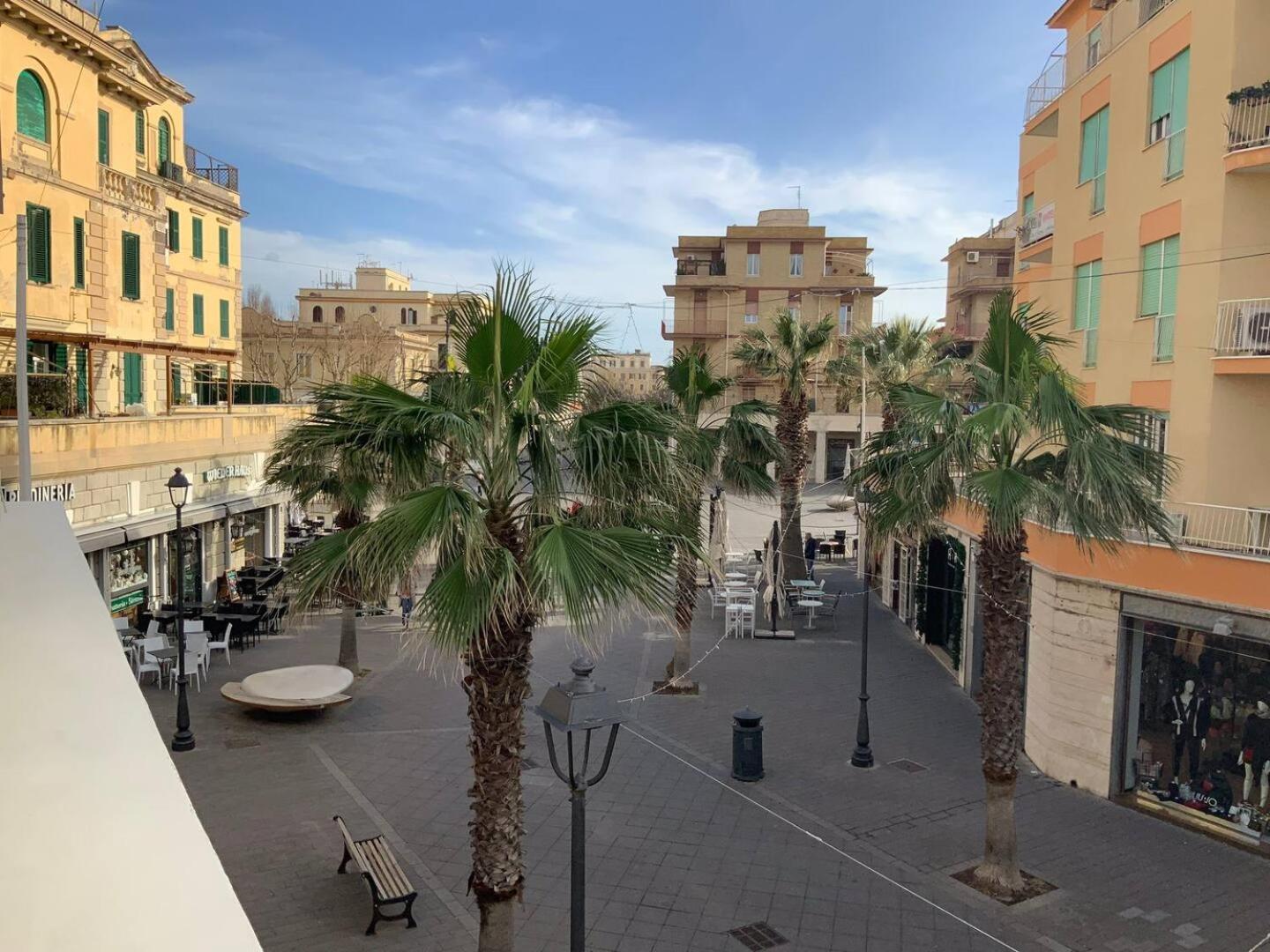 Rome, Beautiful Apartment In A Vintage Building Lido di Ostia Eksteriør billede